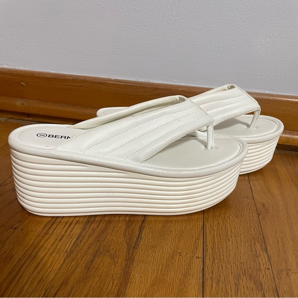 Berness Shoes - BERNESS White Platform Flip Flops